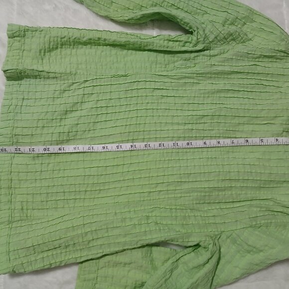 CHICO WOMENS ZIP FRONT BLOUSE, PLEATED, GREEN SEERSUCKER, LONG SLEEVE SIZE 0 - Picture 5 of 6